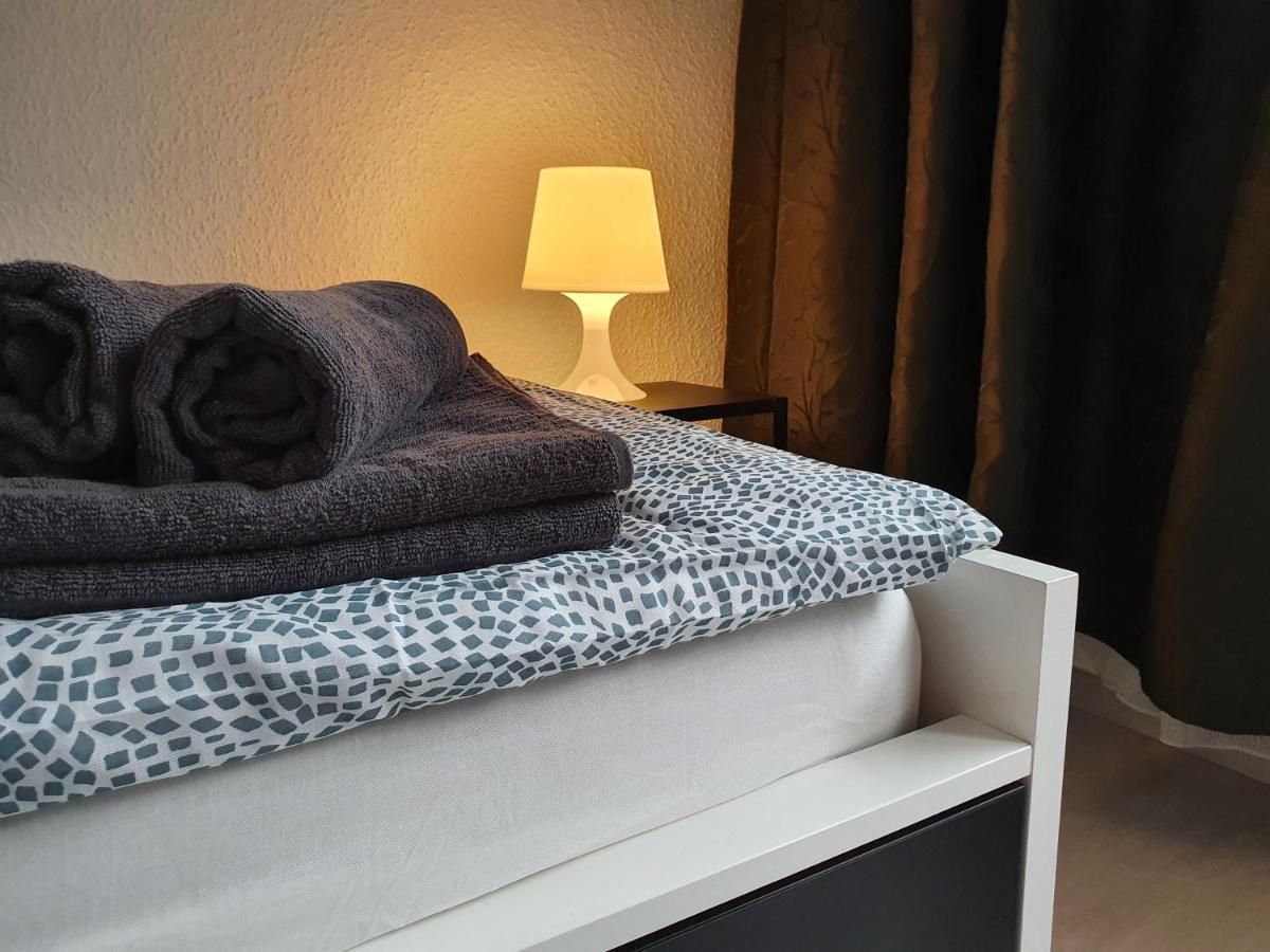 Grosse Ferienwohnung An Der Rheinpromenade Three Duisbourg Extérieur photo