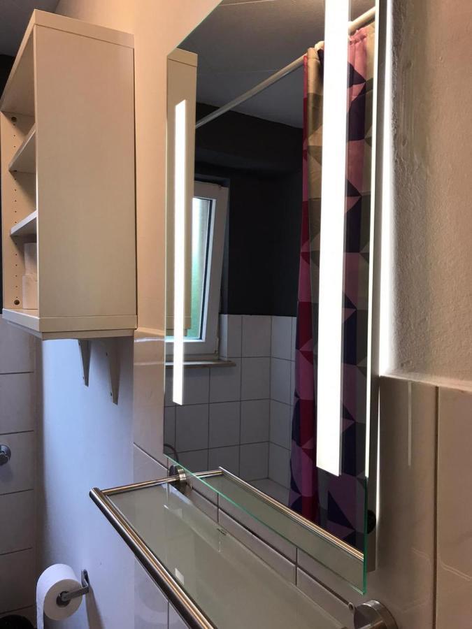 Grosse Ferienwohnung An Der Rheinpromenade Three Duisbourg Extérieur photo